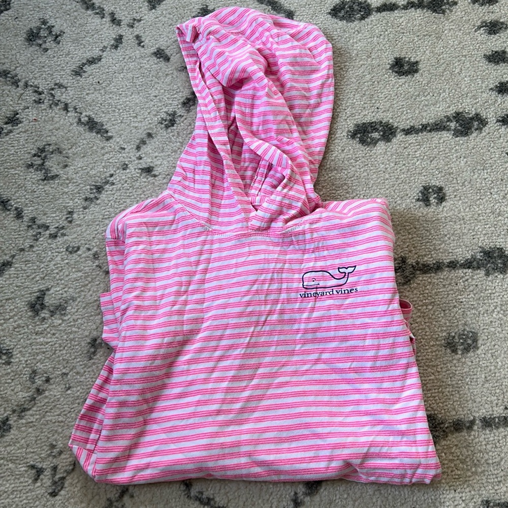 Vineyard vines girls long sleeved with hood